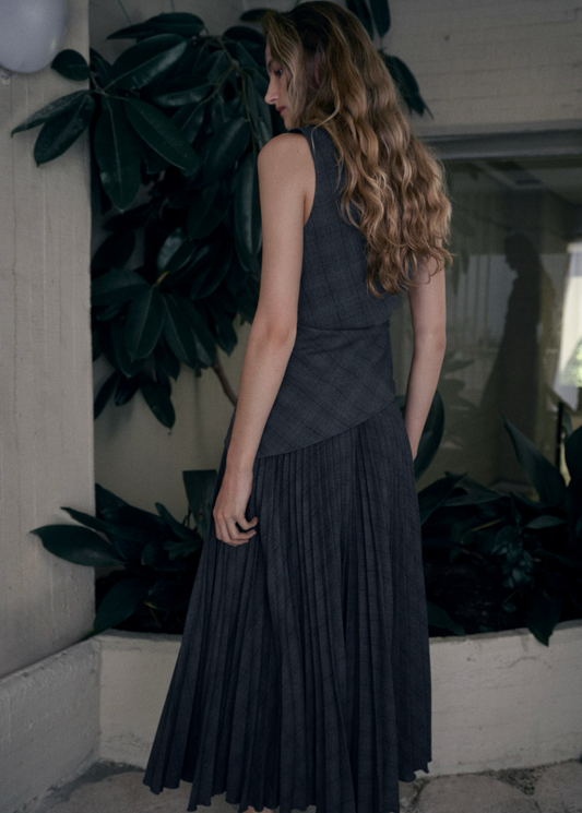 Asymmetrical check top